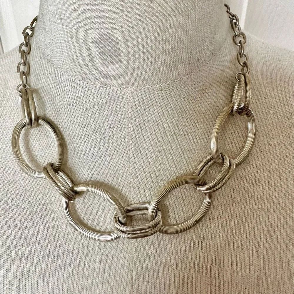 Silver tone vintage link necklace